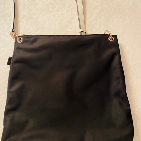 💕SOLD💕Henri Bendel Jetsetter Crossbody -Black - Picture 5 of 14